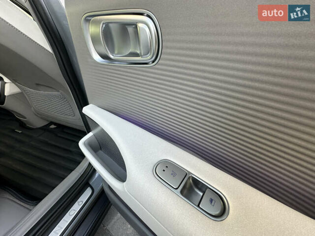 Серый Хендай IONIQ 6, объемом двигателя 0 л и пробегом 41 тыс. км за 28450 $, фото 101 на Automoto.ua