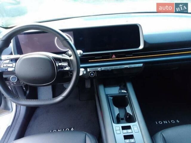 Серый Хендай IONIQ 6, объемом двигателя 0 л и пробегом 36 тыс. км за 25500 $, фото 8 на Automoto.ua