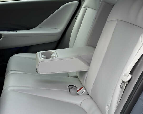 Серый Хендай IONIQ 6, объемом двигателя 0 л и пробегом 32 тыс. км за 26500 $, фото 46 на Automoto.ua