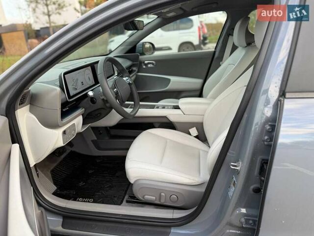 Серый Хендай IONIQ 6, объемом двигателя 0 л и пробегом 1 тыс. км за 26699 $, фото 19 на Automoto.ua