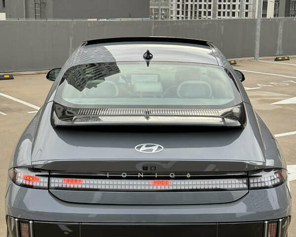 Серый Хендай IONIQ 6, объемом двигателя 0 л и пробегом 32 тыс. км за 26500 $, фото 10 на Automoto.ua
