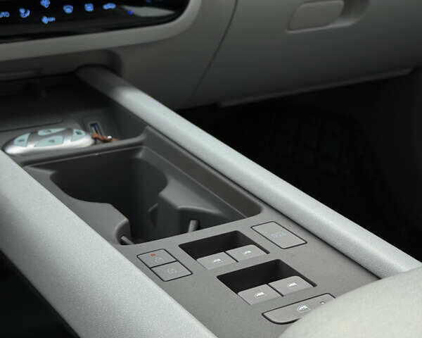 Серый Хендай IONIQ 6, объемом двигателя 0 л и пробегом 32 тыс. км за 26500 $, фото 35 на Automoto.ua