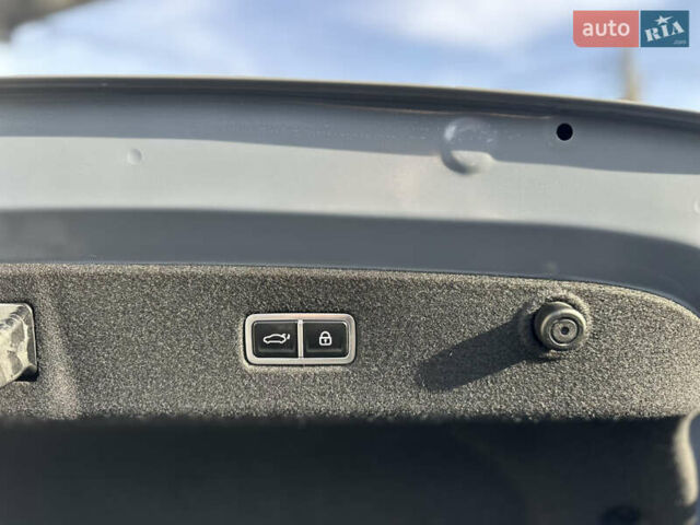 Серый Хендай IONIQ 6, объемом двигателя 0 л и пробегом 41 тыс. км за 28450 $, фото 121 на Automoto.ua