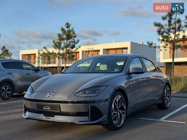 Серый Хендай IONIQ 6, объемом двигателя 0 л и пробегом 1 тыс. км за 26699 $, фото 3 на Automoto.ua