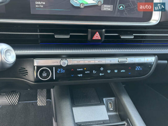 Сірий Хендай IONIQ 6, об'ємом двигуна 0 л та пробігом 9 тис. км за 31700 $, фото 51 на Automoto.ua