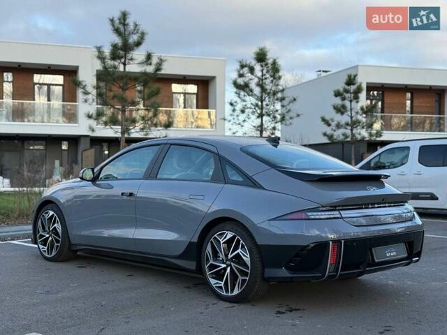Серый Хендай IONIQ 6, объемом двигателя 0 л и пробегом 1 тыс. км за 26699 $, фото 5 на Automoto.ua