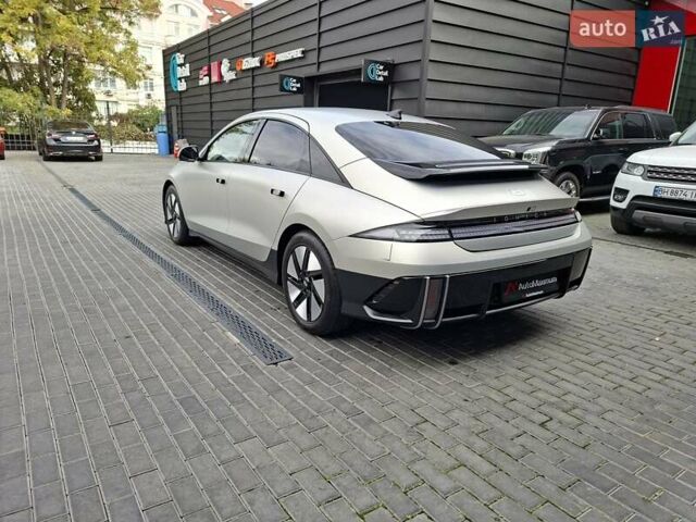 Серый Хендай IONIQ 6, объемом двигателя 0 л и пробегом 17 тыс. км за 35900 $, фото 5 на Automoto.ua