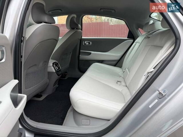 Сірий Хендай IONIQ 6, об'ємом двигуна 0 л та пробігом 18 тис. км за 13500 $, фото 14 на Automoto.ua