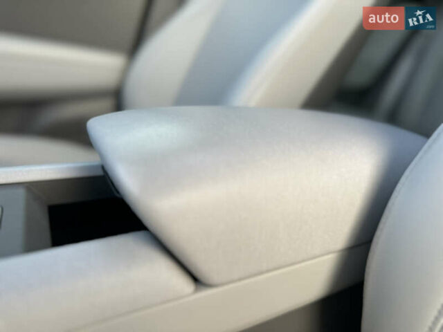 Серый Хендай IONIQ 6, объемом двигателя 0 л и пробегом 41 тыс. км за 28450 $, фото 70 на Automoto.ua