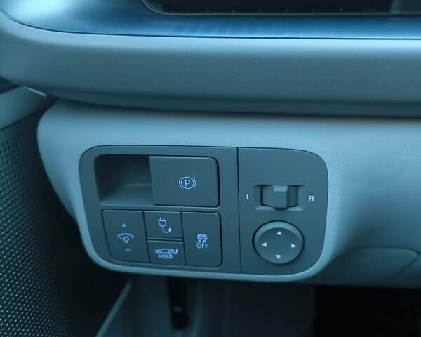 Серый Хендай IONIQ 6, объемом двигателя 0 л и пробегом 19 тыс. км за 26650 $, фото 19 на Automoto.ua