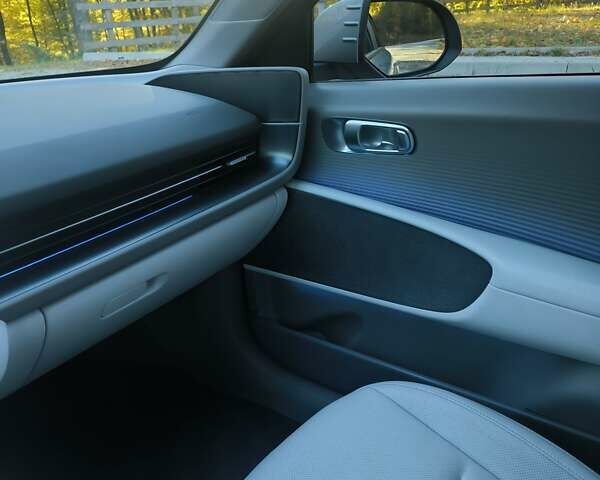 Серый Хендай IONIQ 6, объемом двигателя 0 л и пробегом 19 тыс. км за 26650 $, фото 17 на Automoto.ua