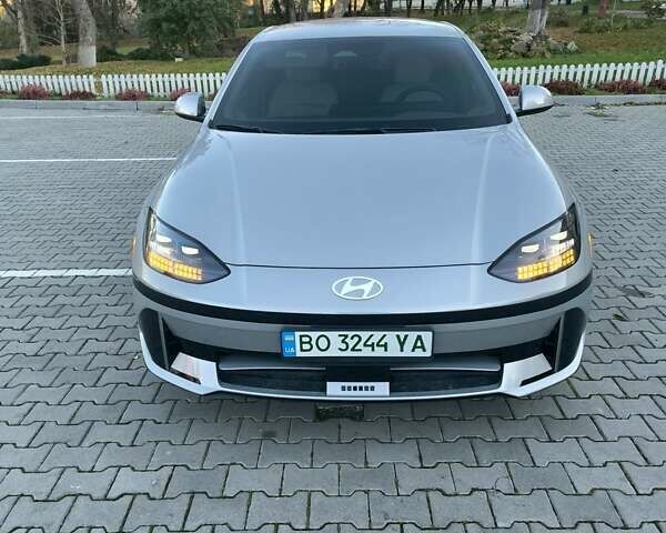 Серый Хендай IONIQ 6, объемом двигателя 0 л и пробегом 19 тыс. км за 26650 $, фото 10 на Automoto.ua