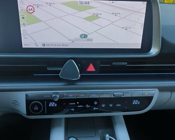 Серый Хендай IONIQ 6, объемом двигателя 0 л и пробегом 19 тыс. км за 26650 $, фото 23 на Automoto.ua