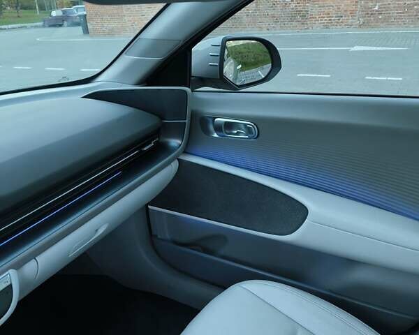 Серый Хендай IONIQ 6, объемом двигателя 0 л и пробегом 19 тыс. км за 26650 $, фото 30 на Automoto.ua