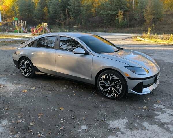 Серый Хендай IONIQ 6, объемом двигателя 0 л и пробегом 19 тыс. км за 26650 $, фото 12 на Automoto.ua