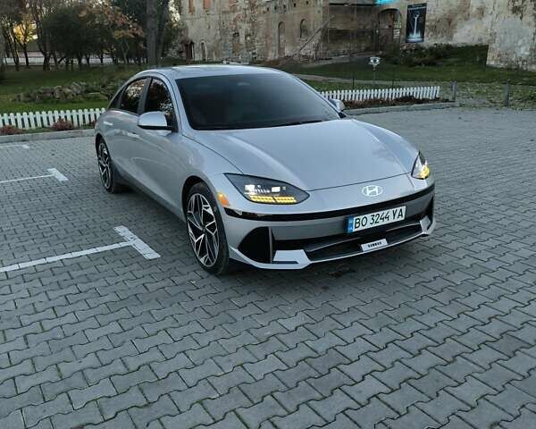 Серый Хендай IONIQ 6, объемом двигателя 0 л и пробегом 19 тыс. км за 26650 $, фото 8 на Automoto.ua