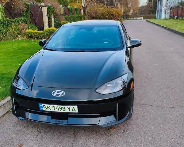 Зеленый Хендай IONIQ 6, объемом двигателя 0 л и пробегом 14 тыс. км за 26399 $, фото 1 на Automoto.ua