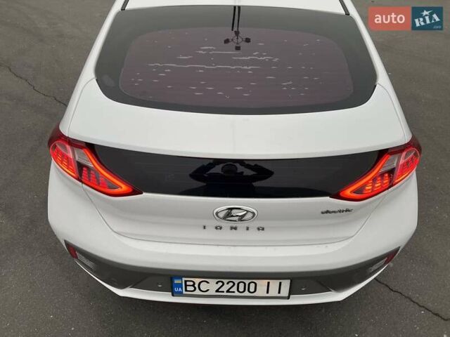Білий Хендай Ioniq Electric, об'ємом двигуна 0 л та пробігом 70 тис. км за 19300 $, фото 10 на Automoto.ua