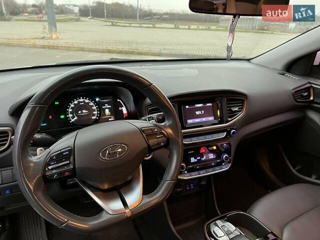 Білий Хендай Ioniq Electric, об'ємом двигуна 0 л та пробігом 70 тис. км за 19300 $, фото 25 на Automoto.ua