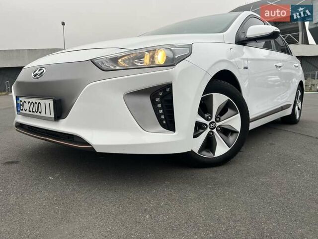 Білий Хендай Ioniq Electric, об'ємом двигуна 0 л та пробігом 70 тис. км за 19300 $, фото 14 на Automoto.ua