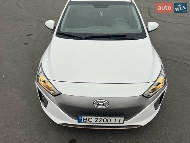 Білий Хендай Ioniq Electric, об'ємом двигуна 0 л та пробігом 70 тис. км за 19300 $, фото 7 на Automoto.ua