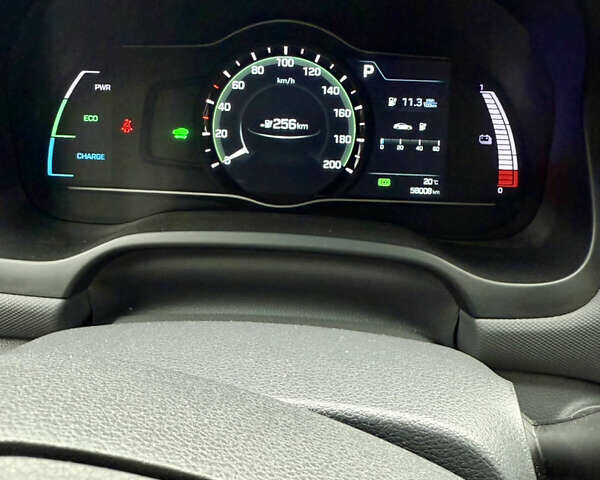 Белый Хендай Ioniq Electric, объемом двигателя 0 л и пробегом 59 тыс. км за 13200 $, фото 20 на Automoto.ua