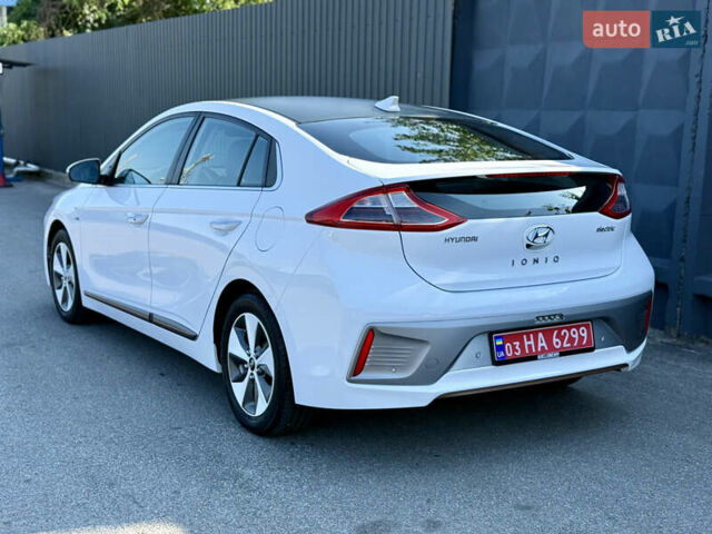Белый Хендай Ioniq Electric, объемом двигателя 0 л и пробегом 59 тыс. км за 13200 $, фото 7 на Automoto.ua