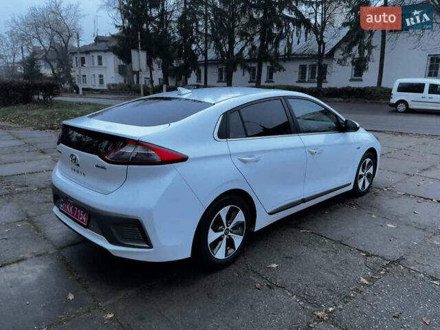 Білий Хендай Ioniq Electric, об'ємом двигуна 0 л та пробігом 116 тис. км за 13999 $, фото 12 на Automoto.ua