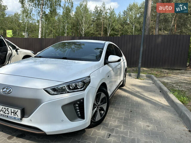 Білий Хендай Ioniq Electric, об'ємом двигуна 0 л та пробігом 94 тис. км за 13199 $, фото 1 на Automoto.ua