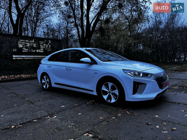 Білий Хендай Ioniq Electric, об'ємом двигуна 0 л та пробігом 116 тис. км за 13999 $, фото 9 на Automoto.ua
