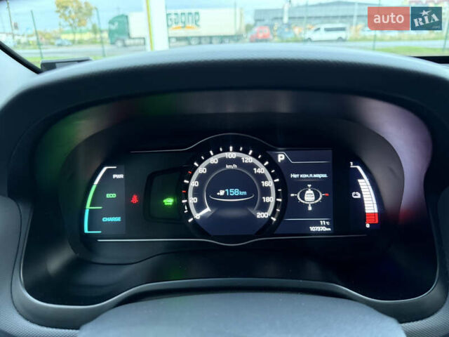 Белый Хендай Ioniq Electric, объемом двигателя 0 л и пробегом 108 тыс. км за 11900 $, фото 14 на Automoto.ua