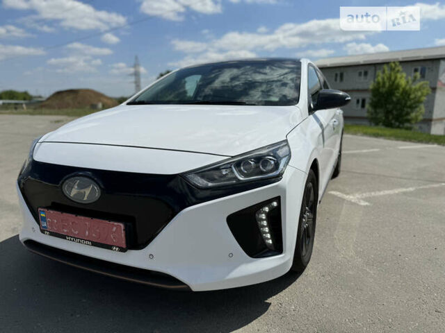 Білий Хендай Ioniq Electric, об'ємом двигуна 0 л та пробігом 123 тис. км за 15900 $, фото 5 на Automoto.ua