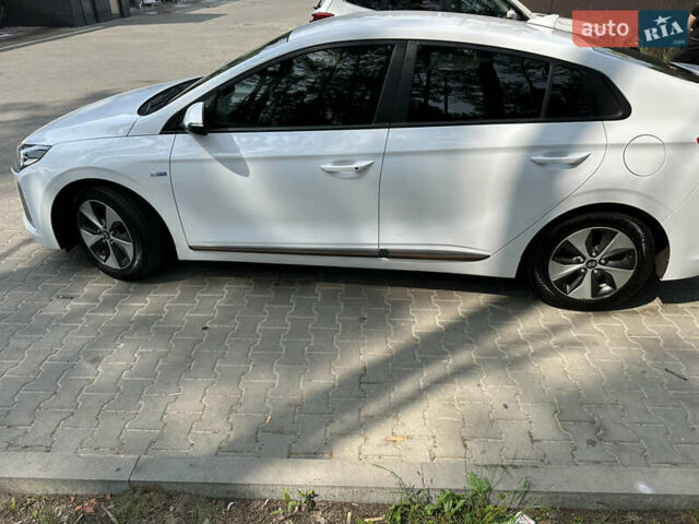 Білий Хендай Ioniq Electric, об'ємом двигуна 0 л та пробігом 94 тис. км за 13199 $, фото 8 на Automoto.ua