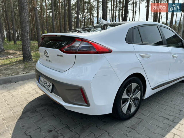 Білий Хендай Ioniq Electric, об'ємом двигуна 0 л та пробігом 94 тис. км за 13199 $, фото 5 на Automoto.ua