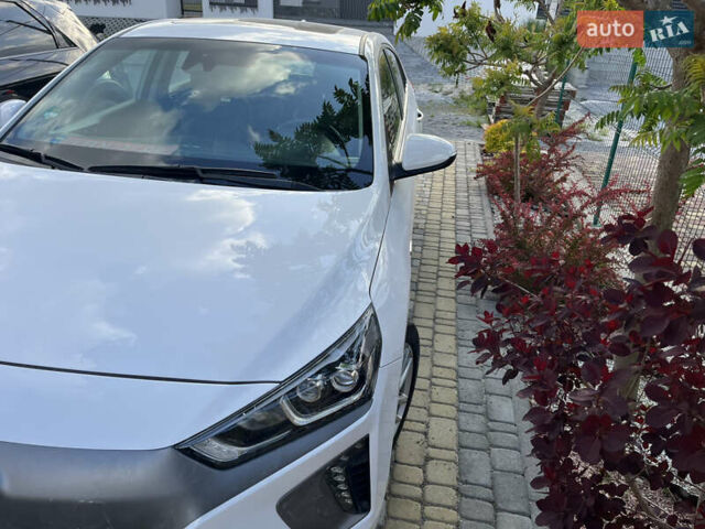 Білий Хендай Ioniq Electric, об'ємом двигуна 0 л та пробігом 77 тис. км за 12800 $, фото 1 на Automoto.ua