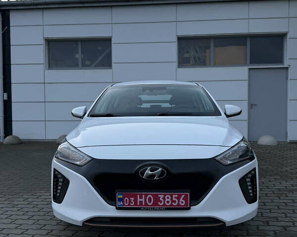 Белый Хендай Ioniq Electric, объемом двигателя 0 л и пробегом 108 тыс. км за 11900 $, фото 1 на Automoto.ua