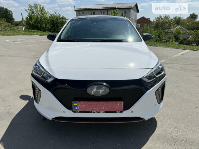 Білий Хендай Ioniq Electric, об'ємом двигуна 0 л та пробігом 123 тис. км за 15900 $, фото 1 на Automoto.ua