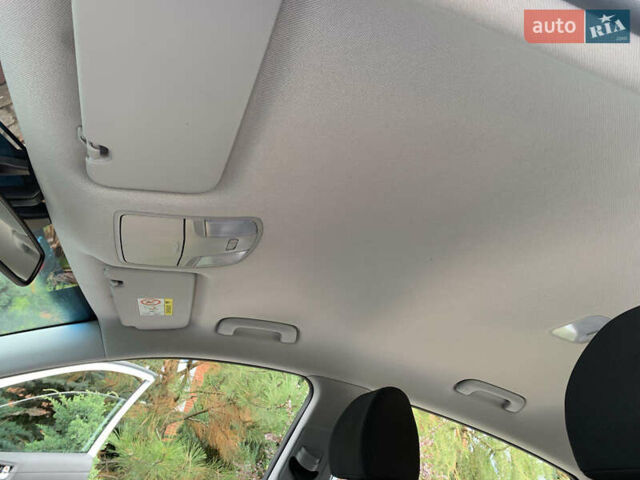 Белый Хендай Ioniq Electric, объемом двигателя 0 л и пробегом 60 тыс. км за 18000 $, фото 16 на Automoto.ua