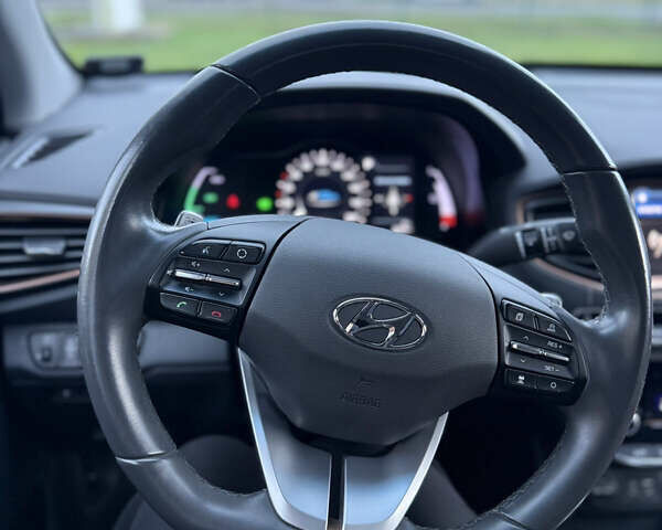 Белый Хендай Ioniq Electric, объемом двигателя 0 л и пробегом 108 тыс. км за 11900 $, фото 15 на Automoto.ua