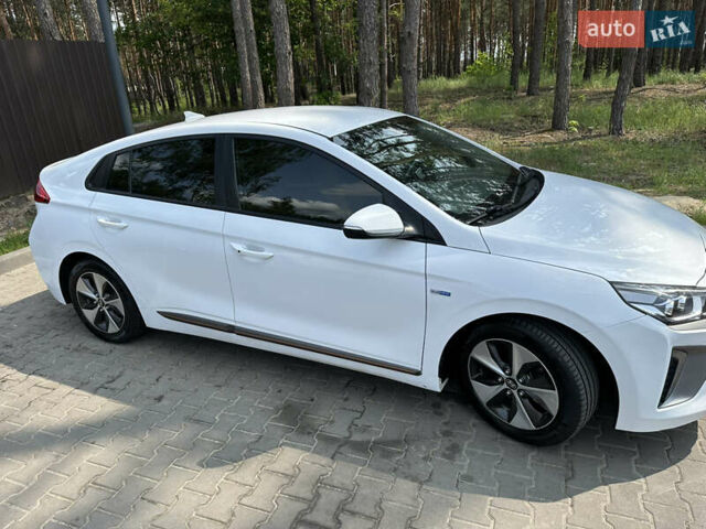 Білий Хендай Ioniq Electric, об'ємом двигуна 0 л та пробігом 94 тис. км за 13199 $, фото 4 на Automoto.ua