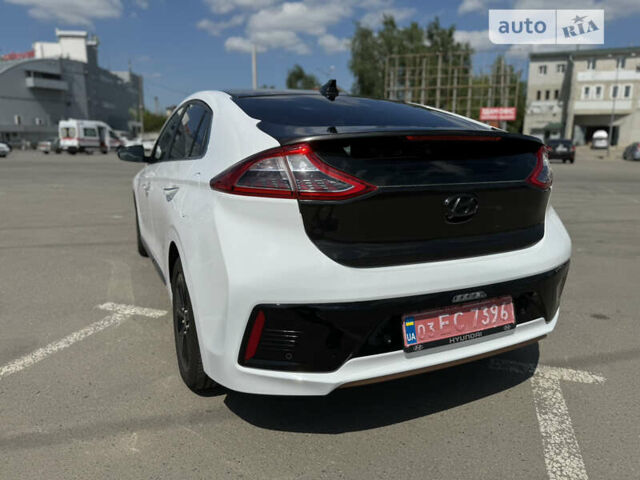 Білий Хендай Ioniq Electric, об'ємом двигуна 0 л та пробігом 123 тис. км за 15900 $, фото 6 на Automoto.ua