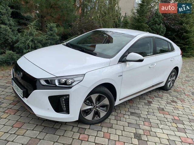 Белый Хендай Ioniq Electric, объемом двигателя 0 л и пробегом 60 тыс. км за 18000 $, фото 23 на Automoto.ua