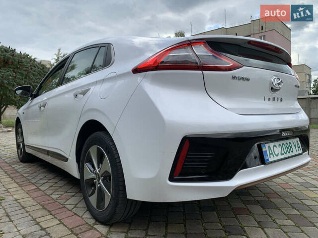 Белый Хендай Ioniq Electric, объемом двигателя 0 л и пробегом 60 тыс. км за 18000 $, фото 29 на Automoto.ua