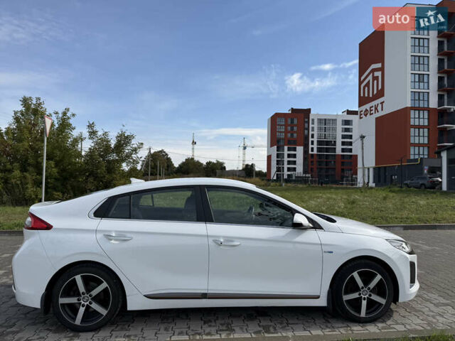 Хендай Ioniq Electric 2018 у Луцьку на Automoto.ua Білий Хендай Ioniq Electric, об'ємом двигуна 0 л та пробігом 119 тис. км за 13000 $, фото 2 на Automoto.ua