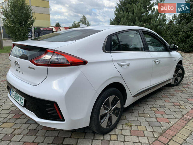 Белый Хендай Ioniq Electric, объемом двигателя 0 л и пробегом 60 тыс. км за 18000 $, фото 25 на Automoto.ua