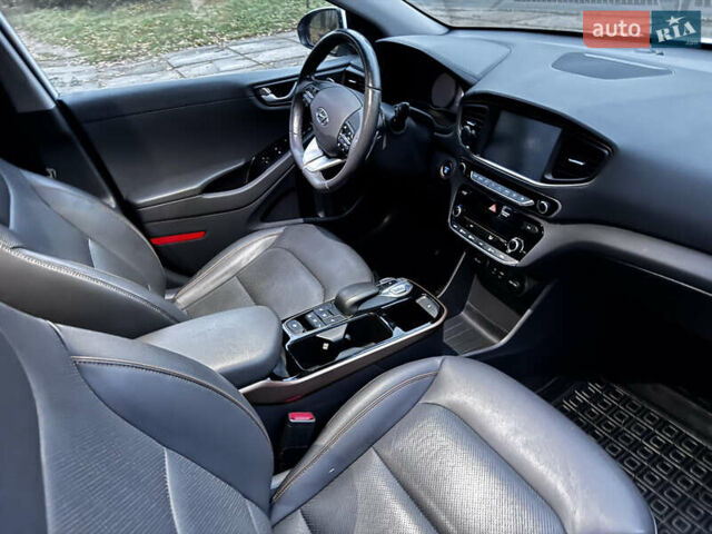 Білий Хендай Ioniq Electric, об'ємом двигуна 0 л та пробігом 116 тис. км за 13999 $, фото 18 на Automoto.ua