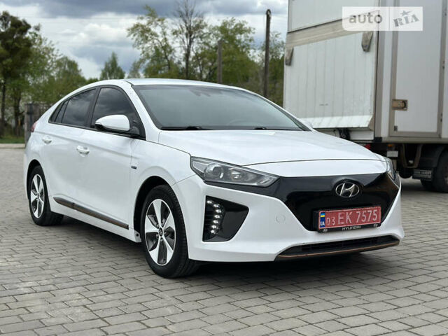 Білий Хендай Ioniq Electric, об'ємом двигуна 0 л та пробігом 120 тис. км за 13850 $, фото 6 на Automoto.ua