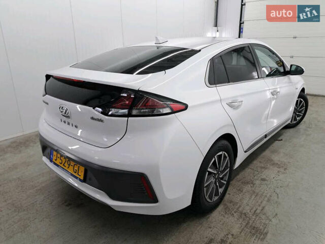 Хендай Ioniq Electric 2020 в Кропивницком (Кировограде) на Automoto.ua Белый Хендай Ioniq Electric, объемом двигателя 0 л и пробегом 48 тыс. км за 16600 $, фото 2 на Automoto.ua