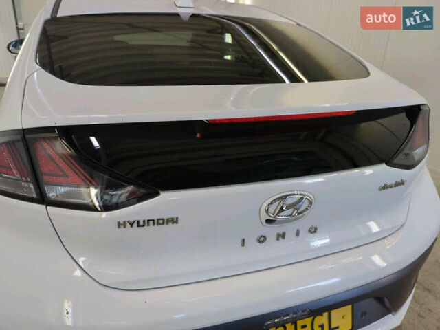 Хендай Ioniq Electric 2020 в Кропивницком (Кировограде) на Automoto.ua Белый Хендай Ioniq Electric, объемом двигателя 0 л и пробегом 48 тыс. км за 16600 $, фото 21 на Automoto.ua
