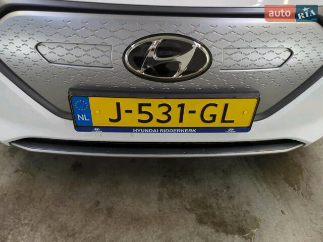 Хендай Ioniq Electric 2020 в Кропивницком (Кировограде) на Automoto.ua Белый Хендай Ioniq Electric, объемом двигателя 0 л и пробегом 48 тыс. км за 16600 $, фото 4 на Automoto.ua